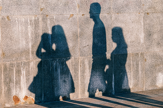 family shadow refugee